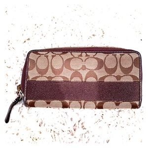 ✨ Will take best offer!✨ Coach Wallet